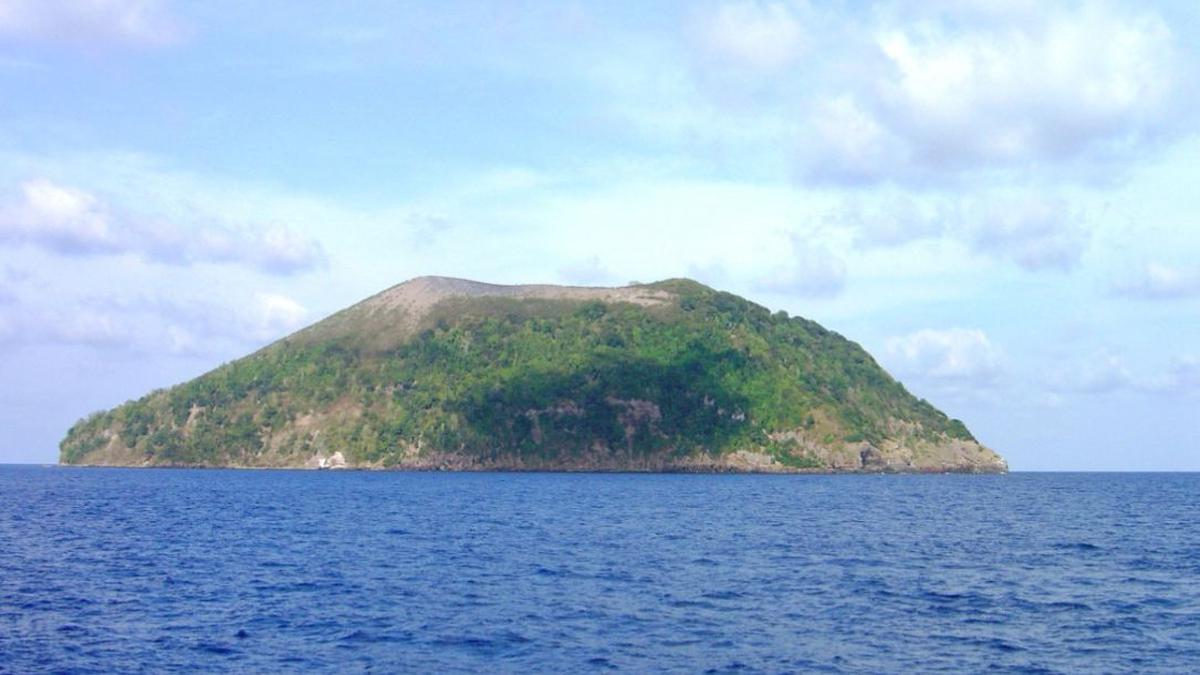 6 Fakta Menarik Gunung Manuk di Maluku, Terletak di Pulau Tak Berpenghuni