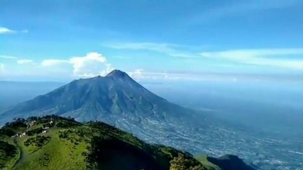 Seluruh Jalur Pendakian Gunung Merbabu Ditutup Mulai 31 Oktober 2024, Kapan Buka Kembali?