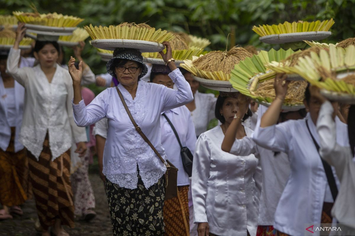 Ragam sapaan dalam keluarga adat Sunda sesuai silsilah keturunan