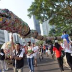 Meningkatkan kesadaran akan bahaya plastik sekali pakai melalui Parade Monster Plastik