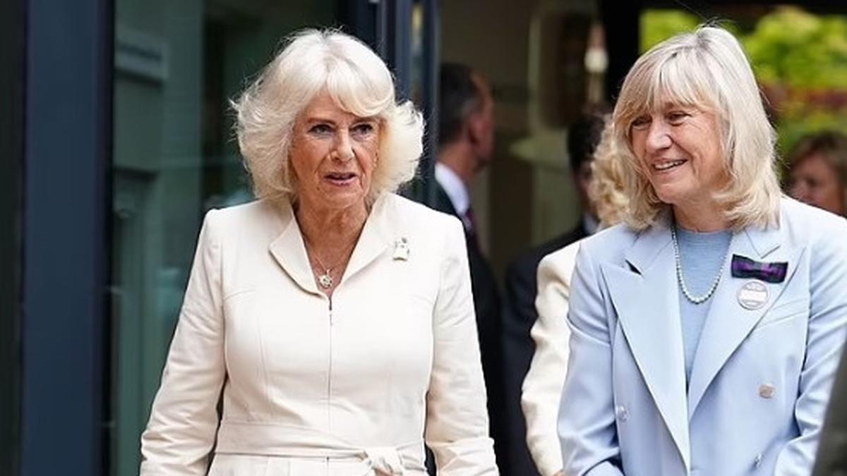 Ratu Camilla terserang infeksi dada setelah kembali dari India, absen dari agenda penting kerajaan