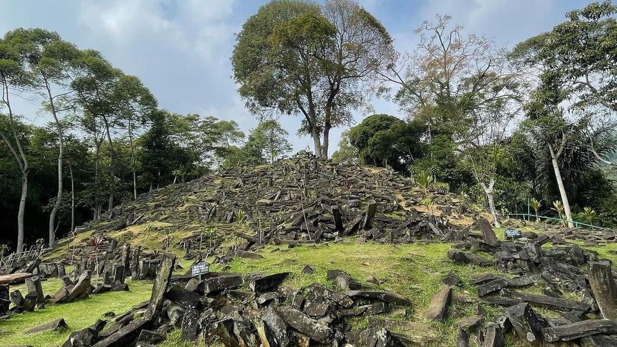 6 Fakta Menarik Gunung Padang, Situs Megalitikum Prasejarah Berusia 25.000 Ribu Tahun