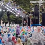 Bersenandung Bersama Dere dan Fiersa Besari di Tengah Hujan Saat Sunset di Taman TMII