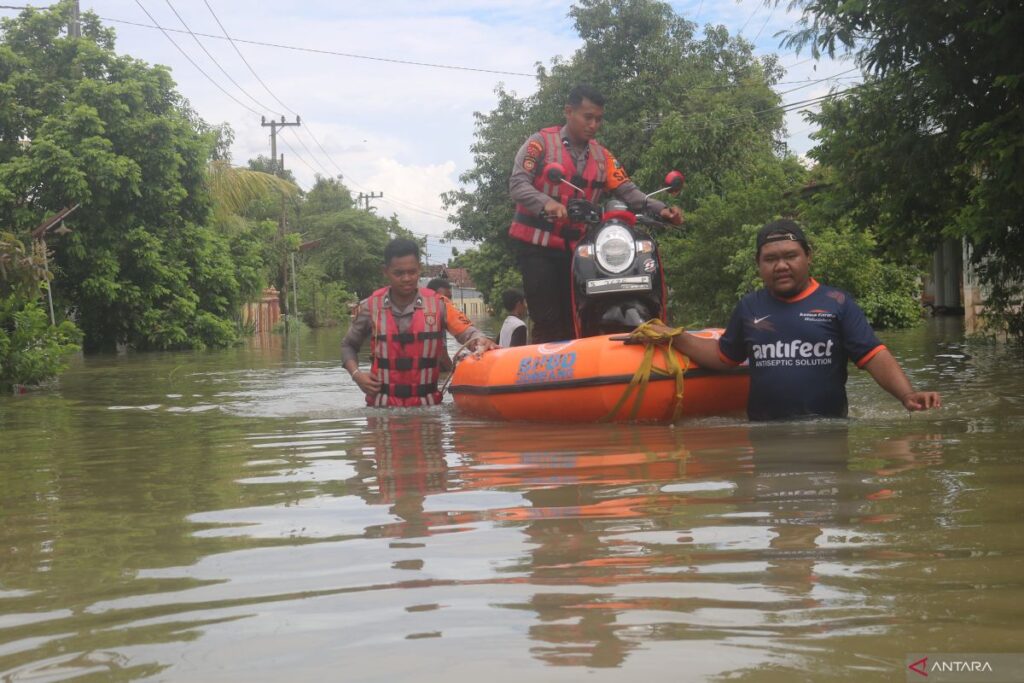 Tips hangatkan tubuh di musim hujan untuk hindari penyakit