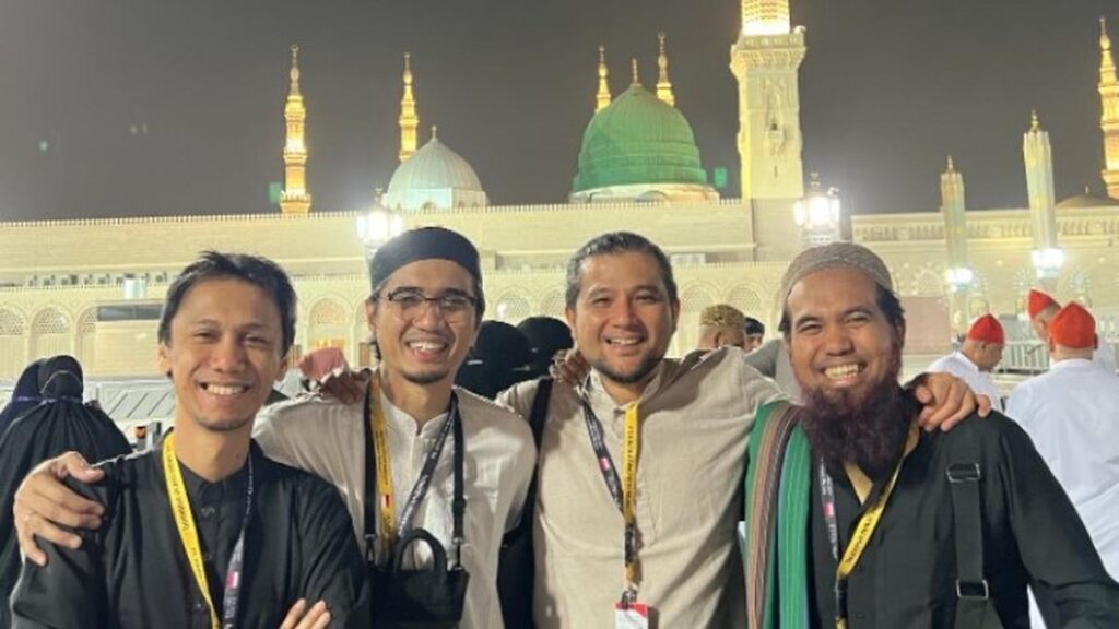 Umrah dan reuni personel Sheila On 7, mimpi 18 tahun menjadi kenyataan