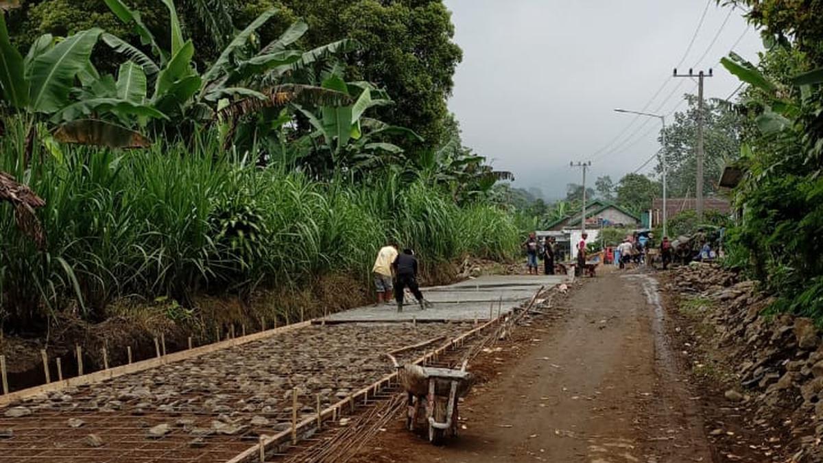 Viral Penjual Bakso Perbaiki Jalan Dusun di Malang Pakai Uang Pribadi, Biayanya Capai Rp 1,7 Miliar