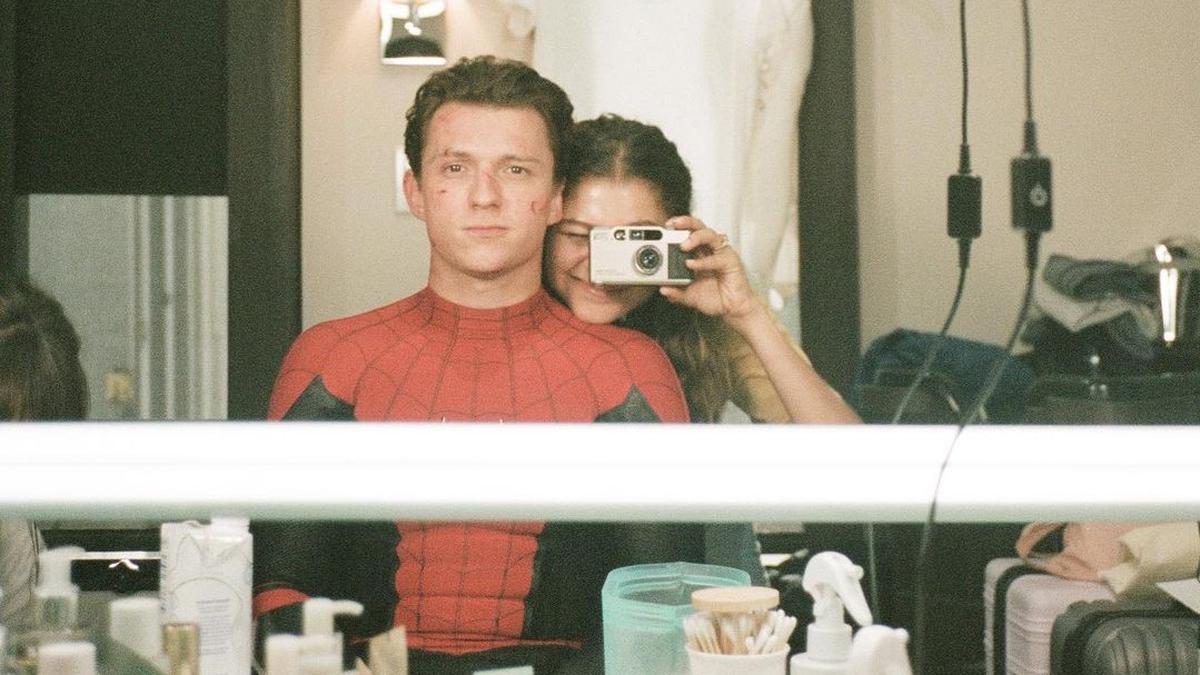 Detail cincin pertunangan Zendaya dan Tom Holland yang harganya diperkirakan mencapai Rp 8 miliar