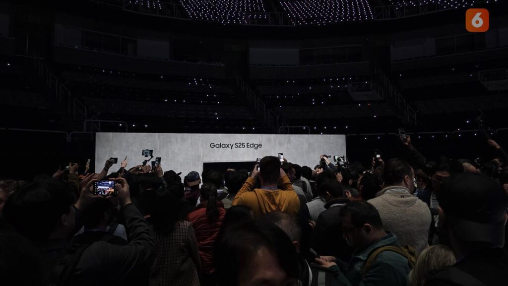 Seperti inilah penampakan Samsung Galaxy S25 Edge yang diperkenalkan di penghujung acara Galaxy Unpacked 2025!