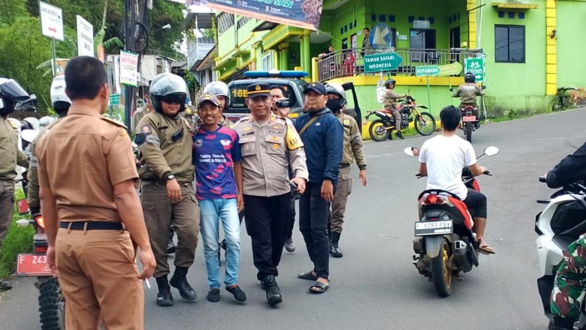 Top 3 Berita Hari Ini: Viral Video Turis Arab Bertengkar dengan Marbut Masjid di Puncak, Diduga Karena Kendala Bahasa