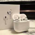 AirPods 4 ANC Review: Earbud terbaru Apple dengan tendangan bass dan gerakan kepala yang canggih, layak dibeli?