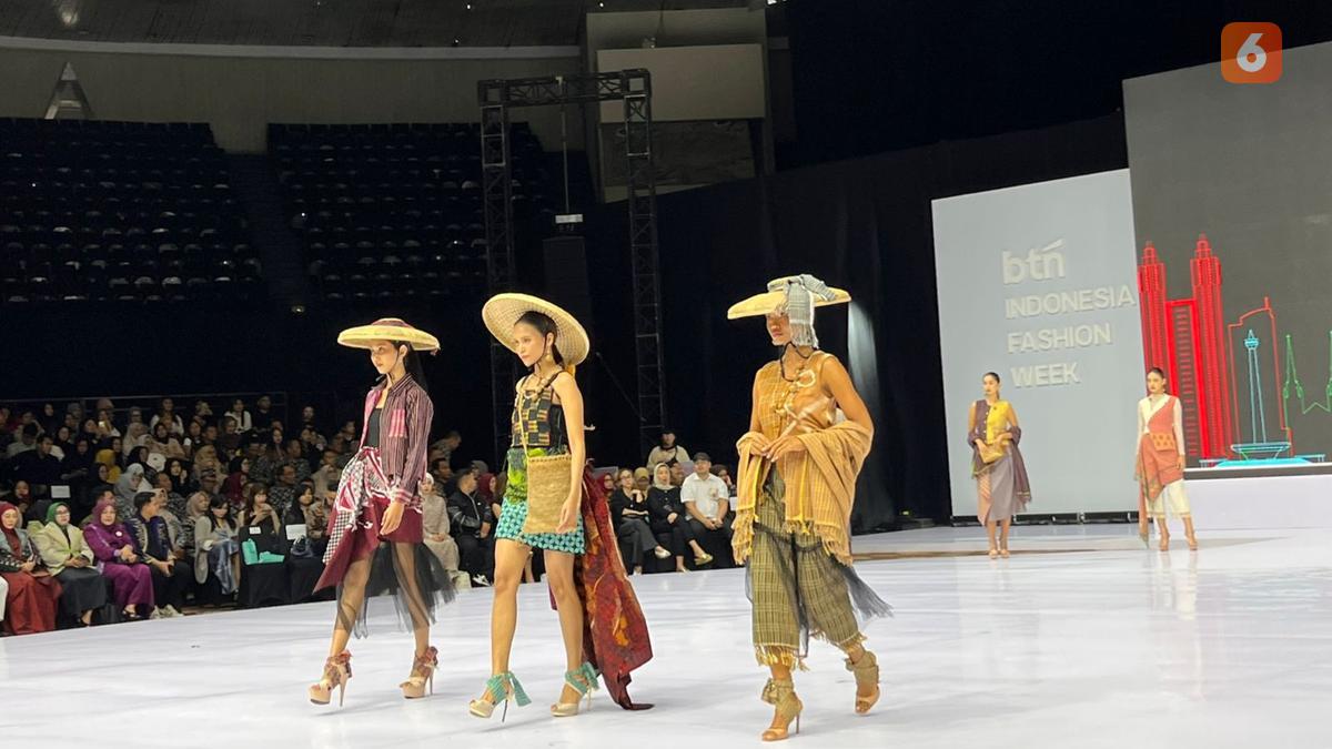 Baduy Weaving Wason yang indah di Urban di Indonesia Fashion Week 2025