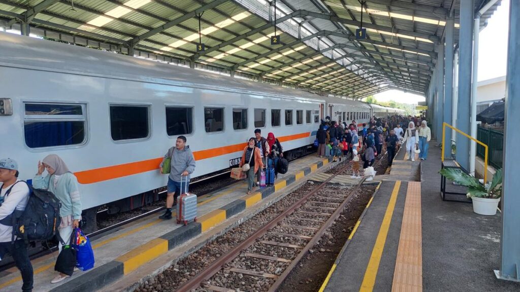 Selamat datang The Long Holiday Vesak, Kai menyiapkan 980 ribu kursi dan 2.441 perjalanan kereta api