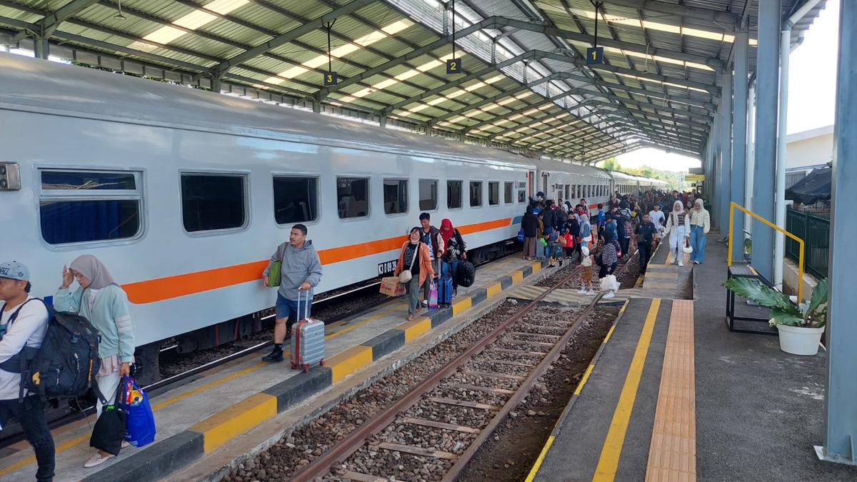 Selamat datang The Long Holiday Vesak, Kai menyiapkan 980 ribu kursi dan 2.441 perjalanan kereta api