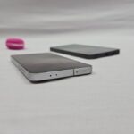 Suka ponsel tipis atau tebal? Ini adalah efek pada daya tahan smartphone