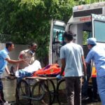 Banyak keluarga penumpang udara India menunggu dengan cemas di Rumah Sakit Ahmedabad