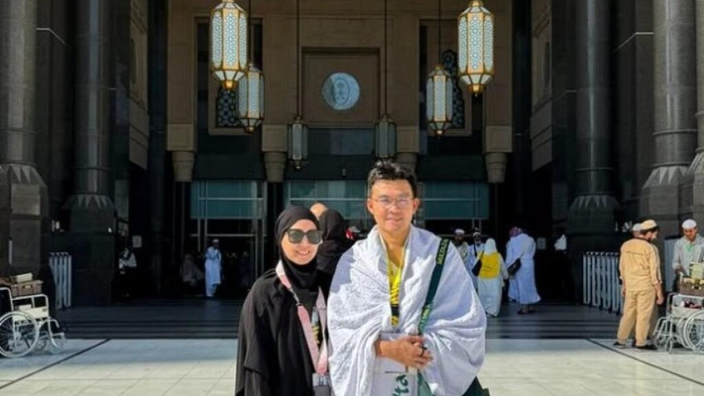 Cara Tya Ariestya dapat terus berziarah meskipun tidak ada visa Furoda pada tahun 2025