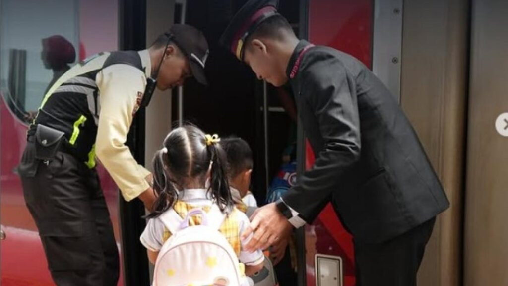 KCIC menawarkan diskon tiket hingga 20 persen untuk perjalanan kelompok selama liburan sekolah