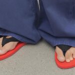 Saat flip -flop menjadi sumber garis mode mewah yang tidak terduga