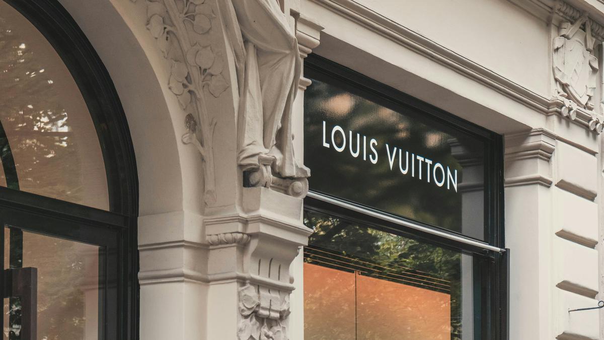 Louis Vuitton menuntut penjual barang KW, diminta untuk memberikan kompensasi kepada Rp2,5 miliar