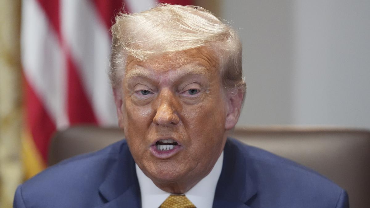 Reaksi Coca-Cola diklaim sebagai Donald Trump akan menggantikan pemanis dengan tebu asli