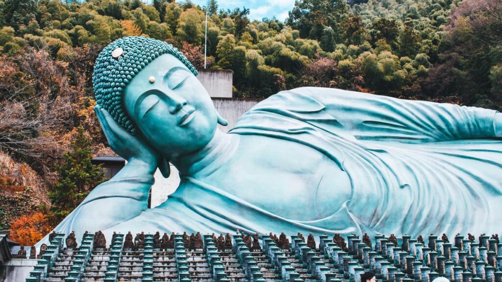 Sering bertingkah, wisatawan asing sekarang diharuskan membayar biaya masuk ke kuil di Jepang