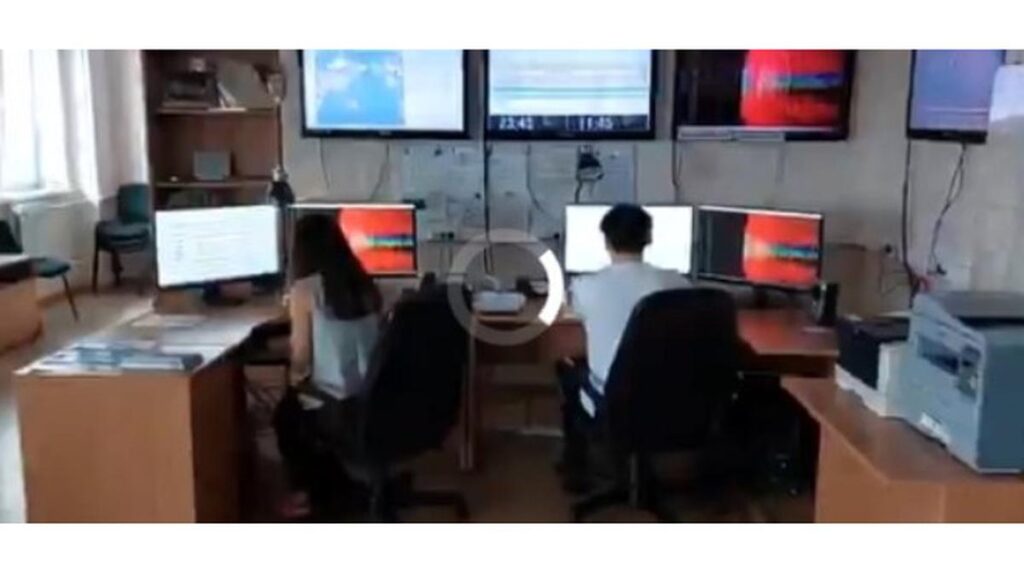Video ini menunjukkan detik dari gempa berkekuatan 8,8 yang mengguncang Rusia