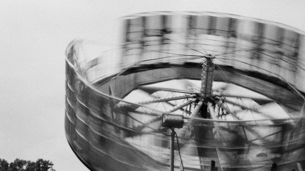 360 pendulum wahana di Taif Amusement Park terbagi saat beroperasi, 23 pengunjung terluka