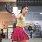 6 Potret Dian Sastrowardoyo Sports Padel, gayanya membuat hesti purwadinata kagum