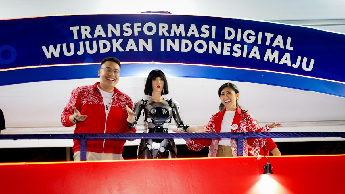 Kemkomdigi membawa truk digital pada peringatan ke-80 Republik Indonesia, ada robot AI ke satelit Satria-1