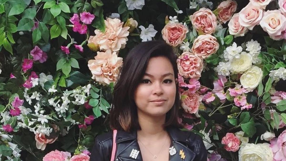 Top 3 Today's News: Cucu Bung Hatta mengenakan Kebaya hitam dan kain batik untuk pemakaman saat menghadiri upacara ulang tahun ke -80 di Istana Merdeka