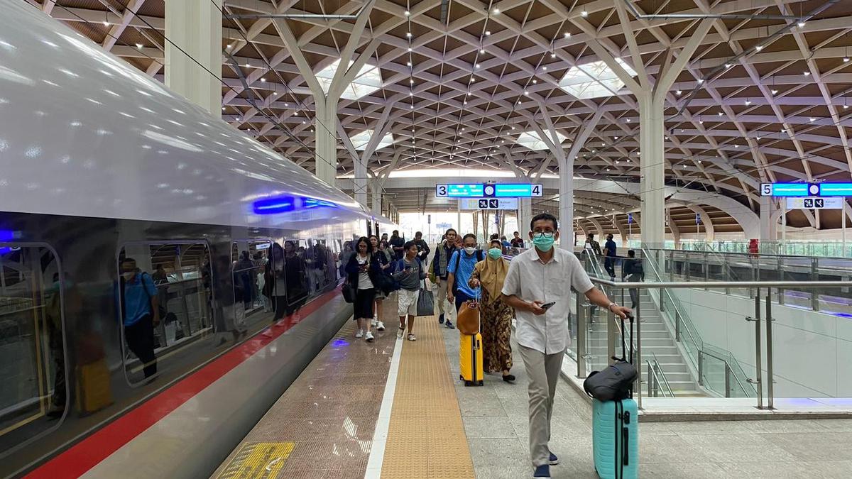 3 Top Today's News: Lihat cara menjadwal ulang tiket kereta cepat whoosh, ada yang gratis