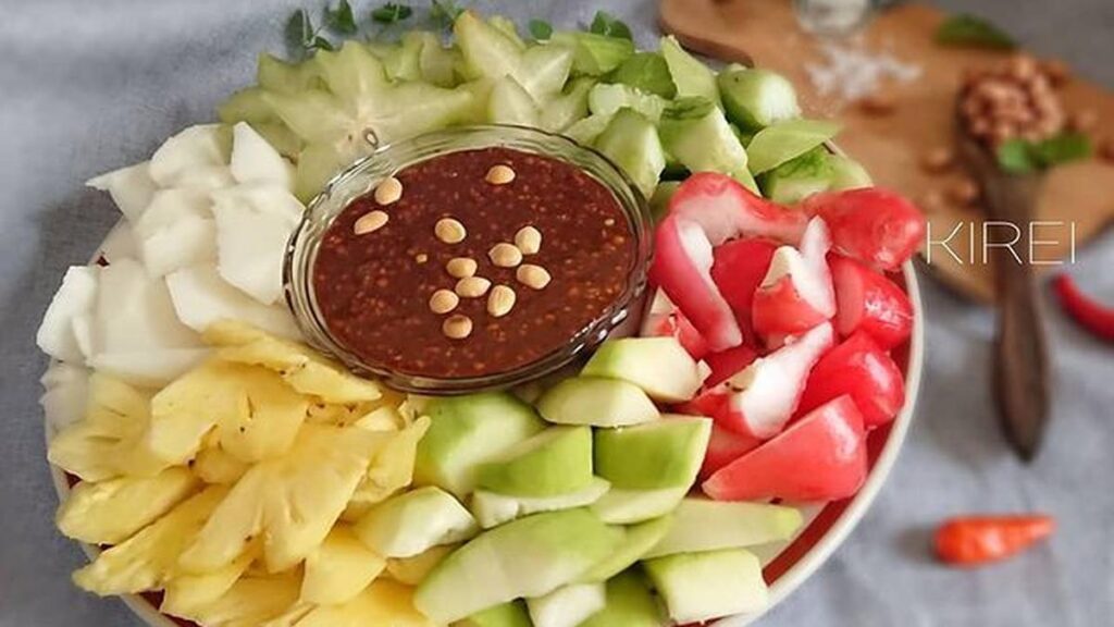 7 Resep untuk bumbu kacang rujak, pedas manis untuk coc buah segar.