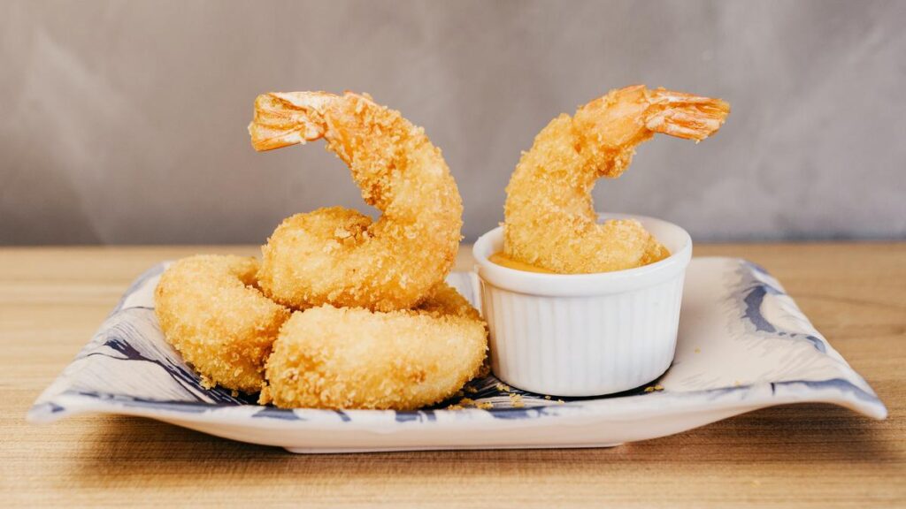 8 resep udang goreng tepung renyah yang tahan lama, favorit gurih