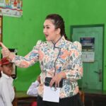 Top 3 Hari Ini Berita: Potret Nafa Urbach Berpakaian Batik, menghadiri pertemuan kerja DPR RI untuk kunjungan pemilihan