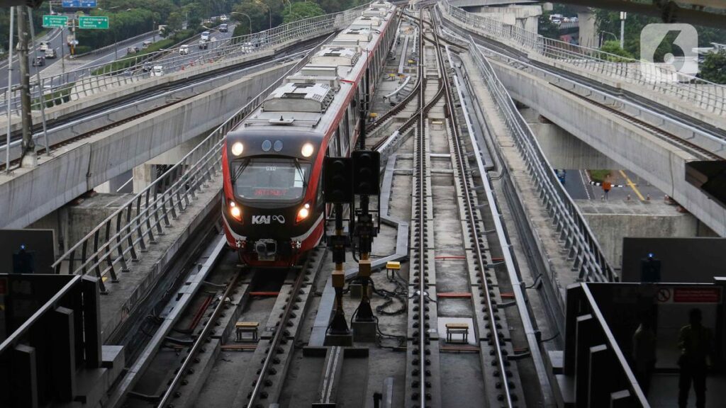 12 Rekomendasi Tempat Makan Enak Dekat Stasiun LRT Cikoko 2025, Wajib Dicoba