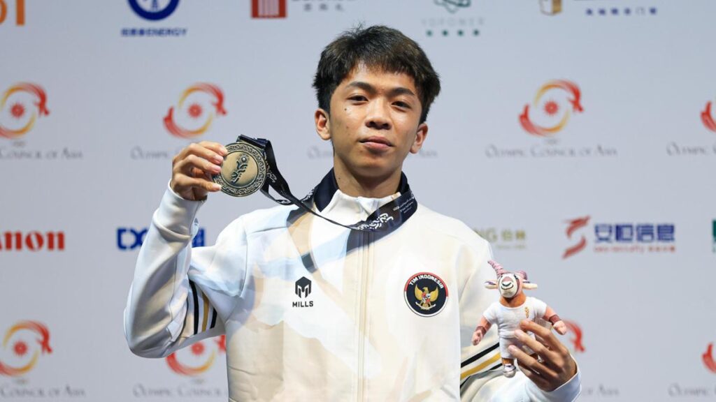 Michael Julius Cezar Membawa Pulang Medali Perak eFootball di Asian Youth Games Bahrain 2025