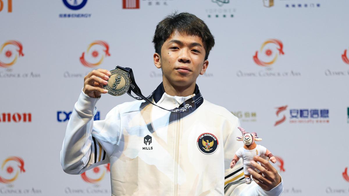 Michael Julius Cezar Membawa Pulang Medali Perak eFootball di Asian Youth Games Bahrain 2025