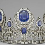 Polisi Prancis Tangkap Tersangka Pencurian Koleksi Perhiasan di Museum Louvre di Paris