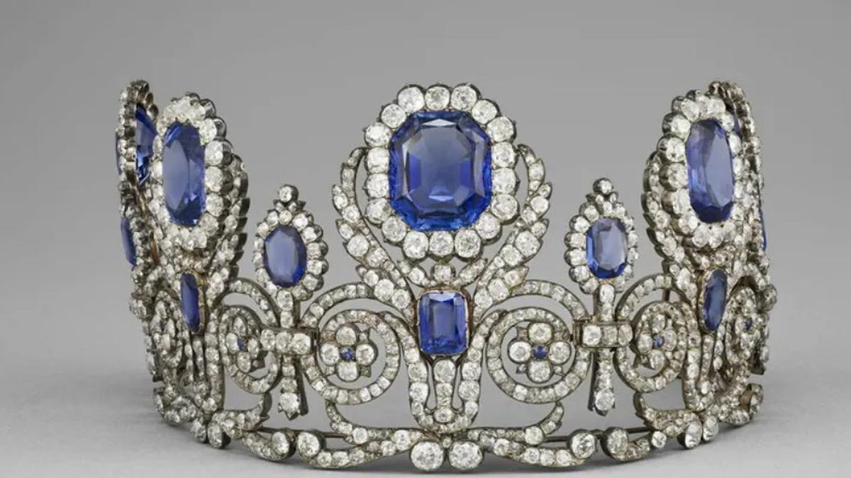 Polisi Prancis Tangkap Tersangka Pencurian Koleksi Perhiasan di Museum Louvre di Paris