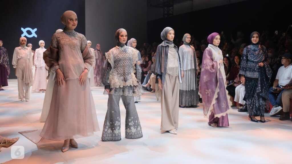 Refleksi pesona Indonesia dalam Koleksi Klamby di PIFW 2025