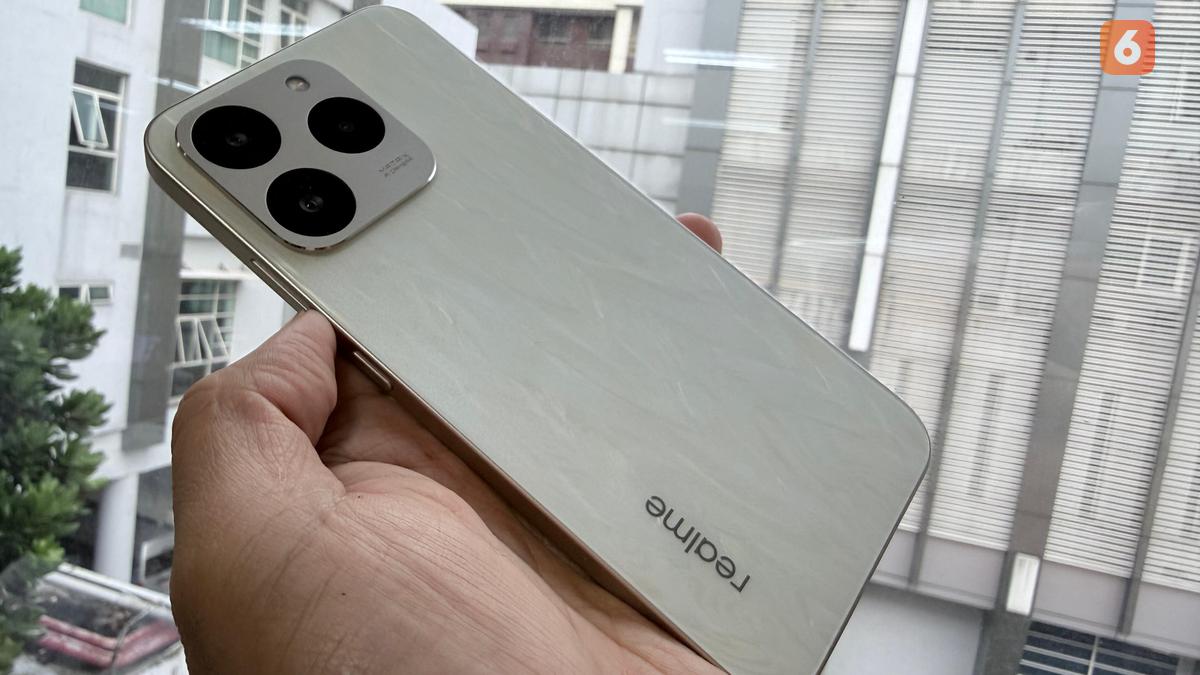 Spesifikasi dan Harga Realme 15T 5G, HP Tipis dengan 'Baterai Badak' dan AI Canggih