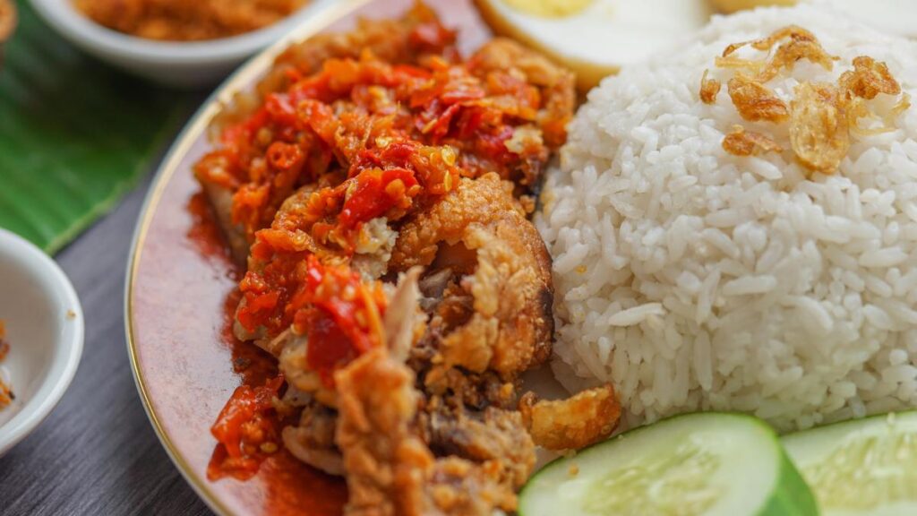 5 Resep Bumbu Ayam Geprek Viral, Pedas Bikin Nagih, Modal Rp 15 Ribu