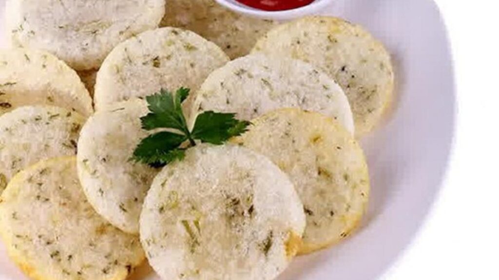 6 Resep Kerupuk Aci Sederhana yang Bisa Mengembang Besar Saat Digoreng