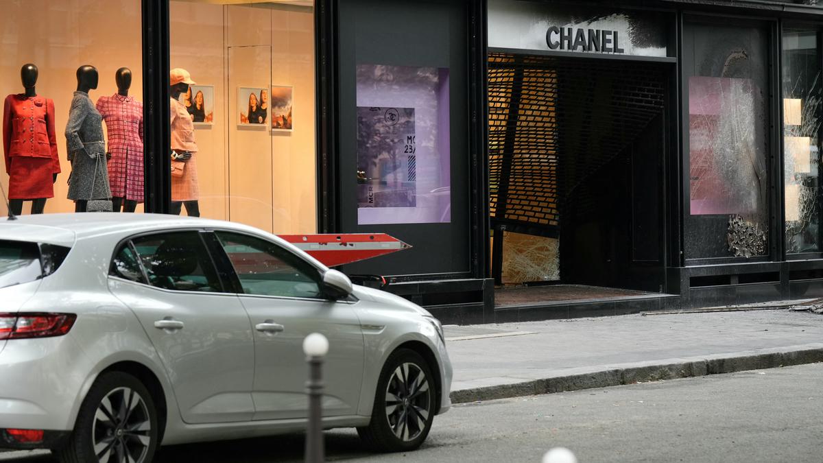 Butik Chanel di Paris Jadi Sasaran Perampokan, Pelaku Bawa Kapak dan Senapan