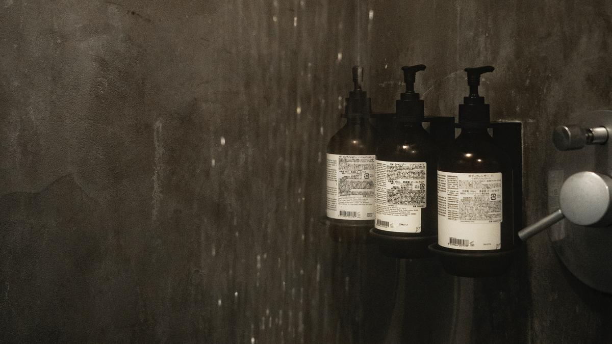 6 Sabun Mandi Pria, Atasi Jerawat Punggung dan Cerahkan Kulit