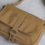 6 Tas Selempang Pria untuk Gaya Keren Serbaguna