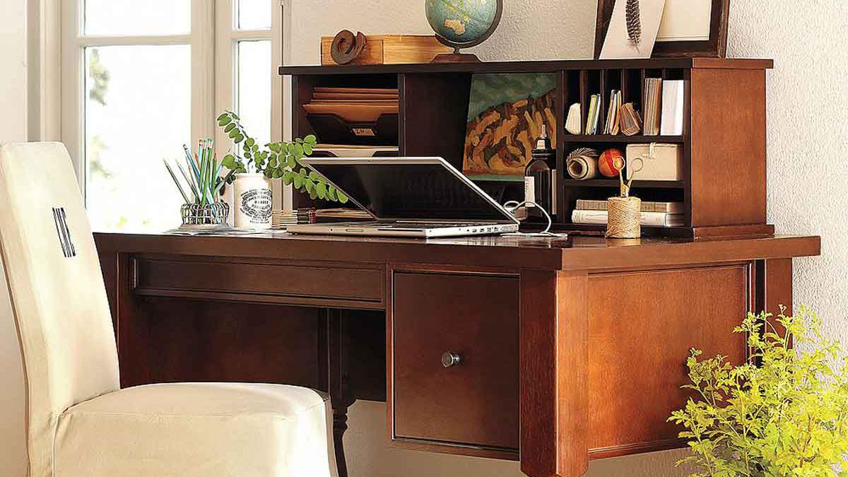 8 Rekomendasi Tanaman Hias Perawatan Rendah, Cocok untuk Dekorasi Meja Kerja Anda