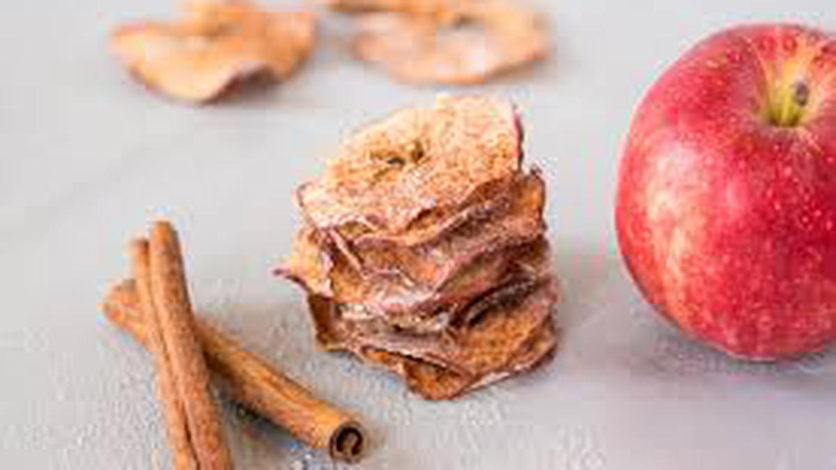 Cara Membuat Keripik Apel Tanpa Oven di Rumah, Praktis dan Enak