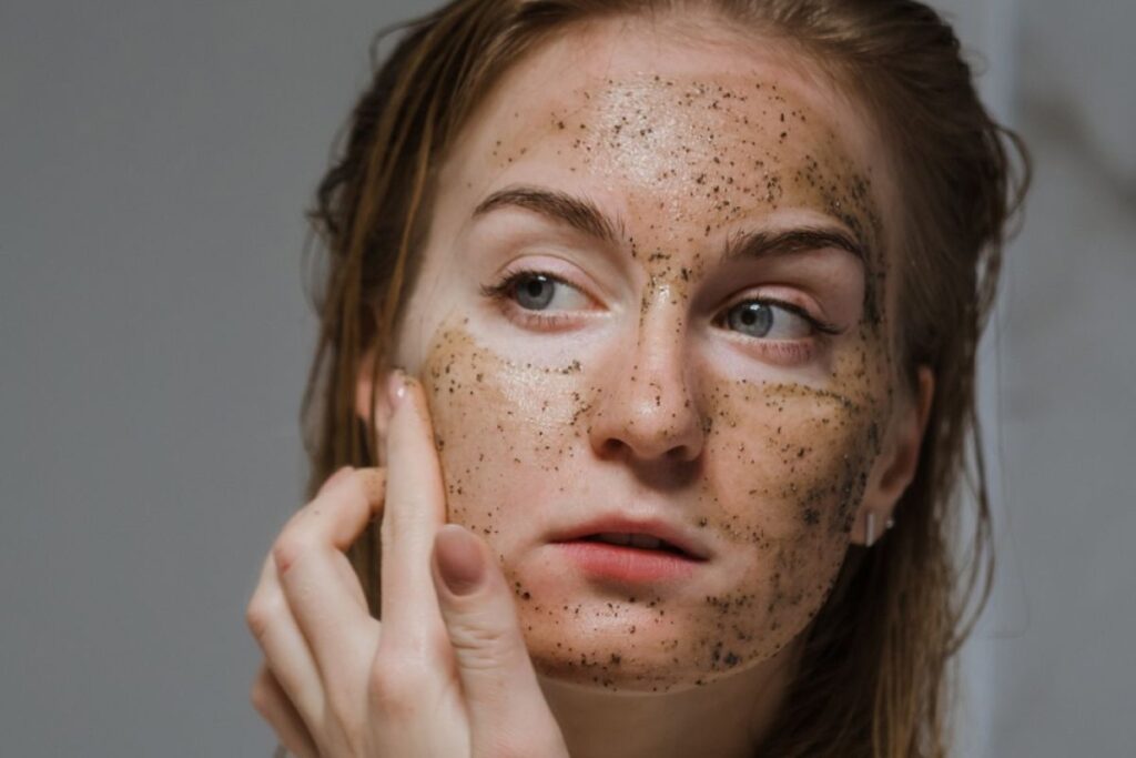 Cara membuat lulur kopi alami untuk mencerahkan kulit