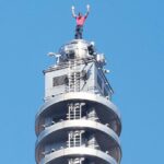 Pendaki AS Alex Honnold memanjat gedung tertinggi di Taiwan tanpa tali pengaman, selesai dalam 90 menit